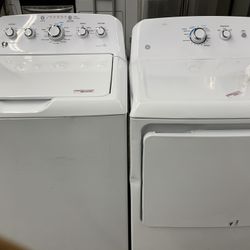 GE Washer And Dryer Set In White Electric Dryer