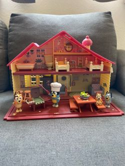 Bluey Toy House Mega Bundle Family Home & BBQ