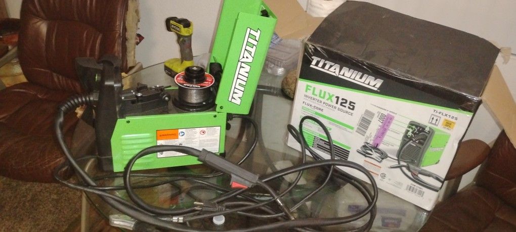 Titanium Flux 125 Flux Core Wire Feed Welder