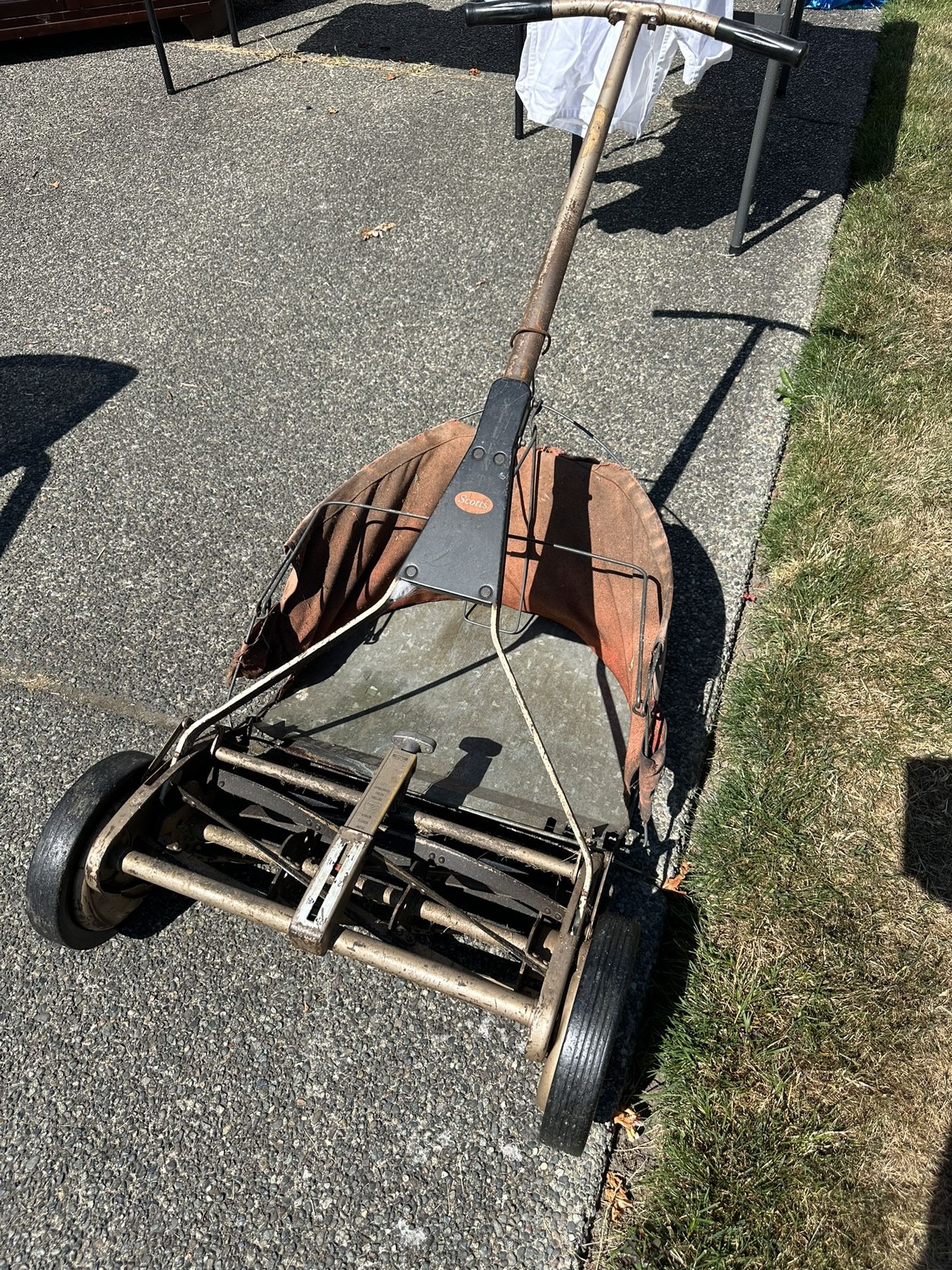 Scotts Push lawn Mower