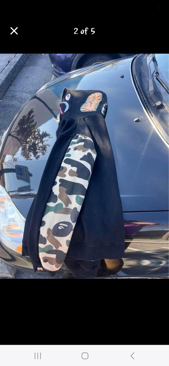 Bape Hoodie (M)