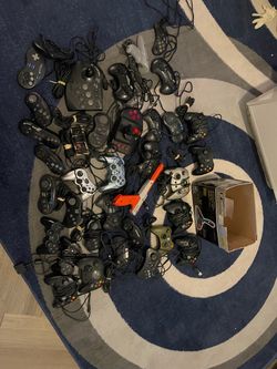 Retro Video Game Controllers BUNDLE 36 TOTAL SEGA NINTENDO XBOX PLAYSTATION, UNTESTED