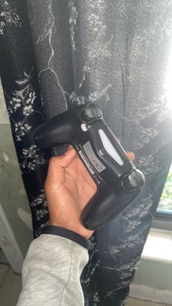 PS4 controller