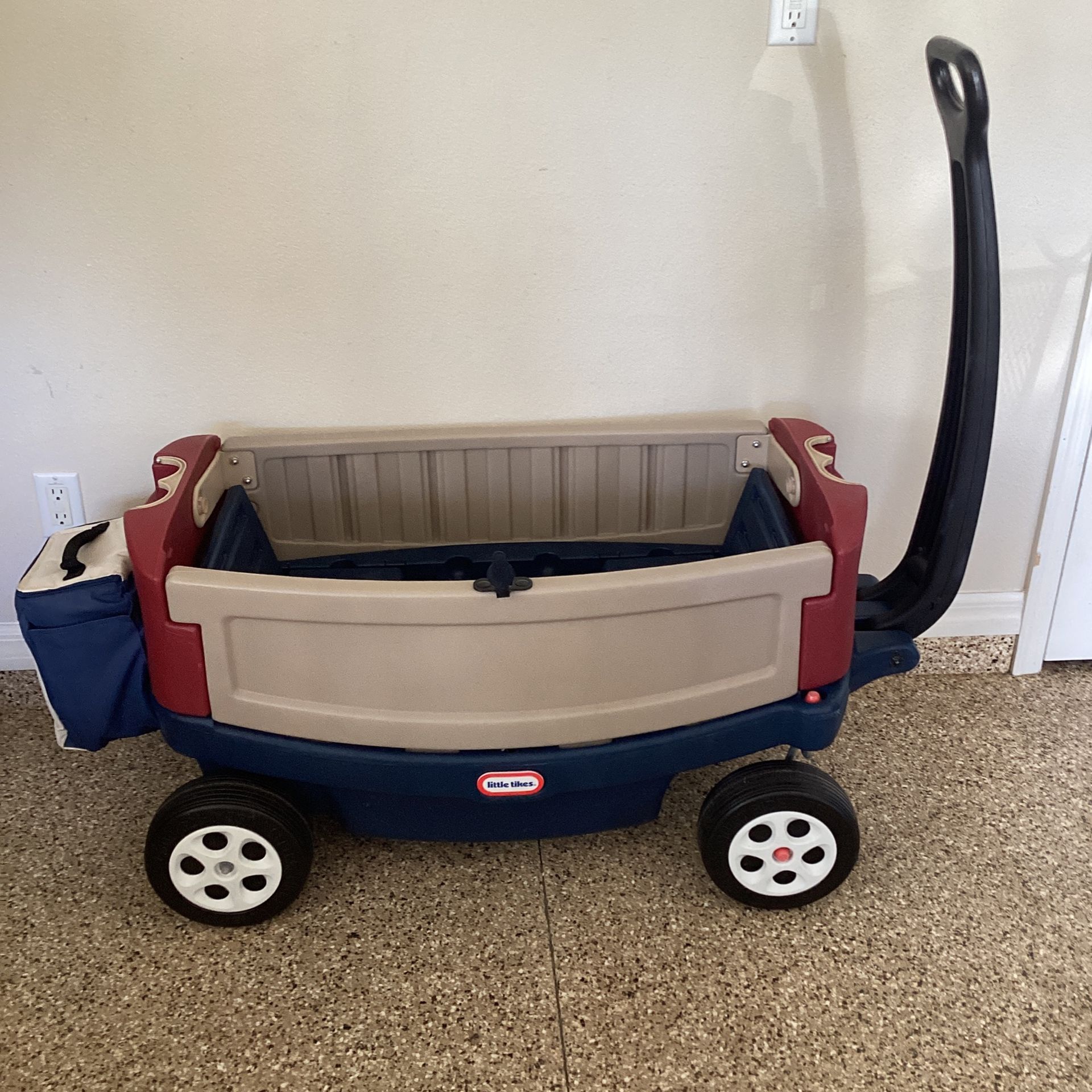 LITTLE TIKES DELUXE RIDE AND RELAX WAGON AND UMBRELLA for Sale in