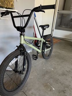 Haro Premium Edition Boys Bike