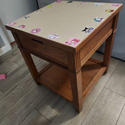 End table / Night stand