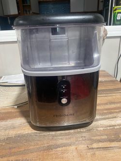 Ice maker