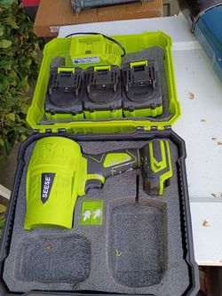 Seese Blower with 3 batteries and charger