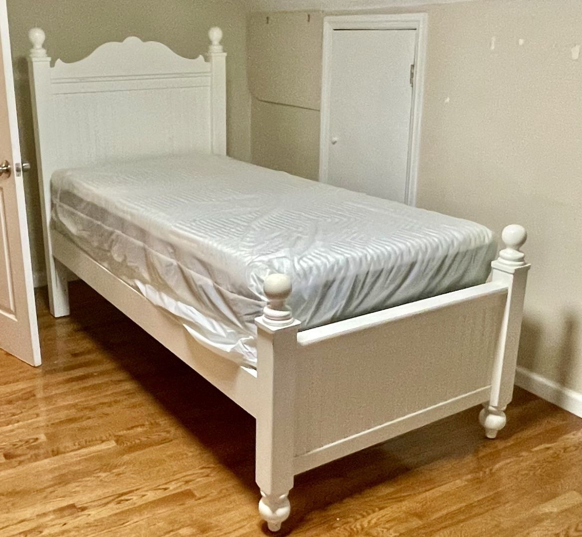 Stanley Furniture - Twin Bed Frame