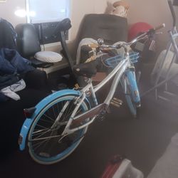 Huffy CAPE COD EDIITION BIKE CRUISER HAS AJUSTABLE SPEEDS