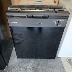 Frigidaire Dishwasher 