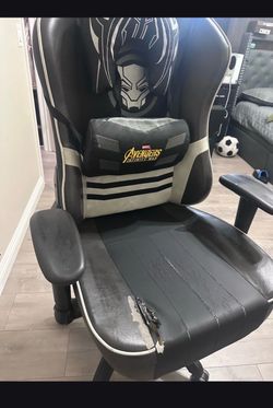 Black panther gaming chair