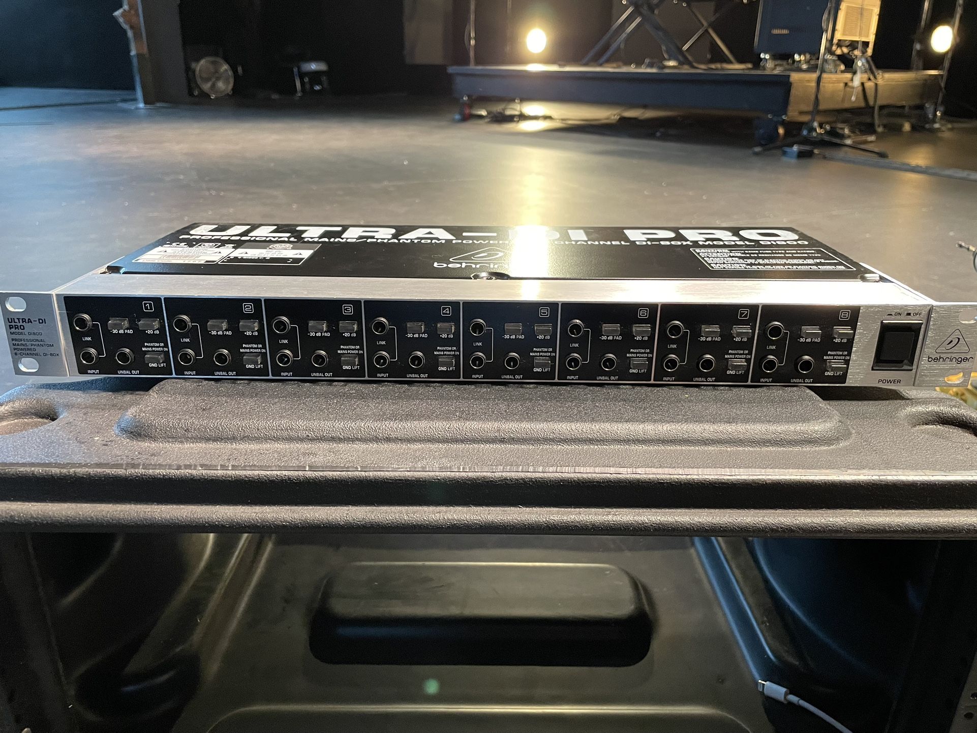 Behringer Ultra-DI Pro DI800 8-Channel DI-Box