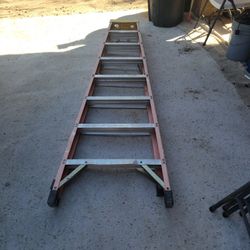 fiberglass Ladder ( Louisville /8 Feet)