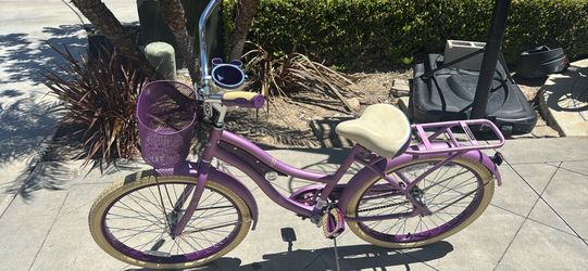 Huffy 24” Nel Lusso Cruiser Bike