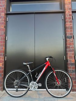 Diamondback Menona Comfort Hybrid Bike – Small 15” Frame - Disc Brakes Bicycle