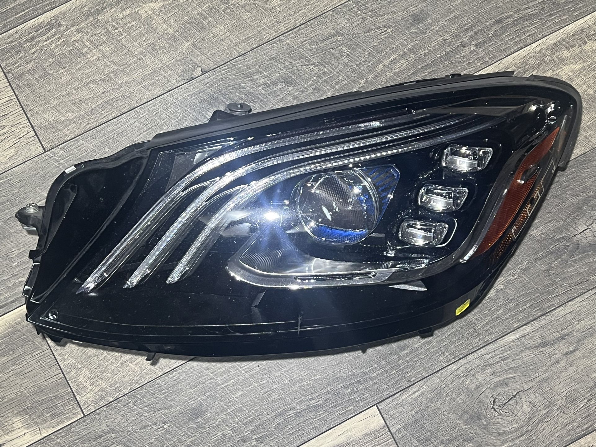 2018-2021 MERCEDES BENZ S-CLASS W222 S63 LEFT DRIVER SIDE HEADLIGHT FULL LED NIGHT VISION BARE IN GREAT WORKING CONDITIONS