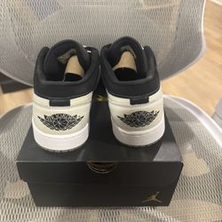 Jordan 1 Low Diamond