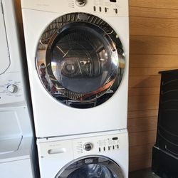Frigidaire, Set Washer And Dryer Works Good 