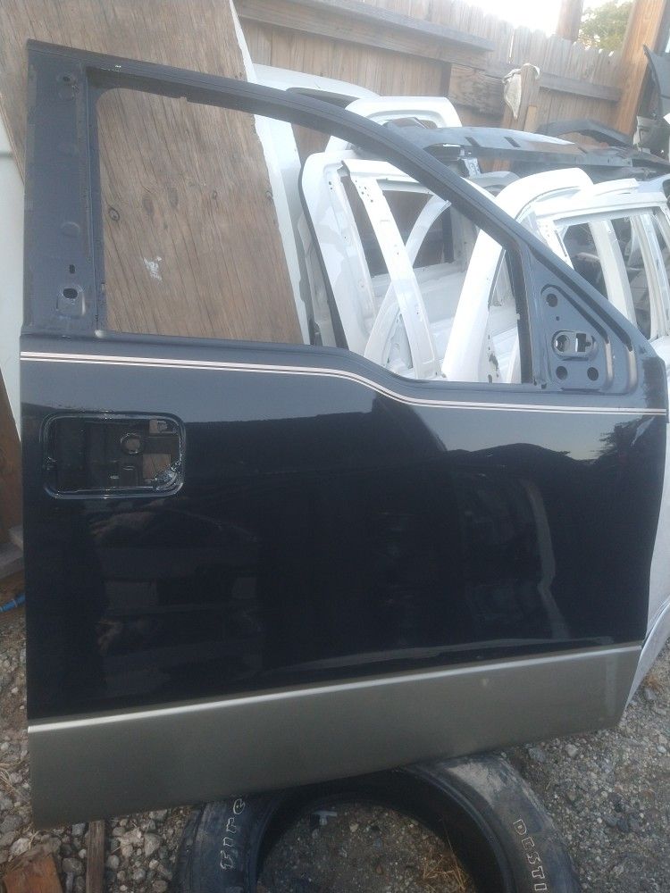 Passenger Front Door Excellent Condition 2009 To 2014 F150 Black And Gold No Dents No Scratches OEM Part