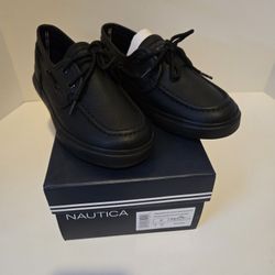 Worn Once only. Nautica Boy's Spinnaker Black Pintuck Oxfords Boat Shoes Size 2 Big Boys.
