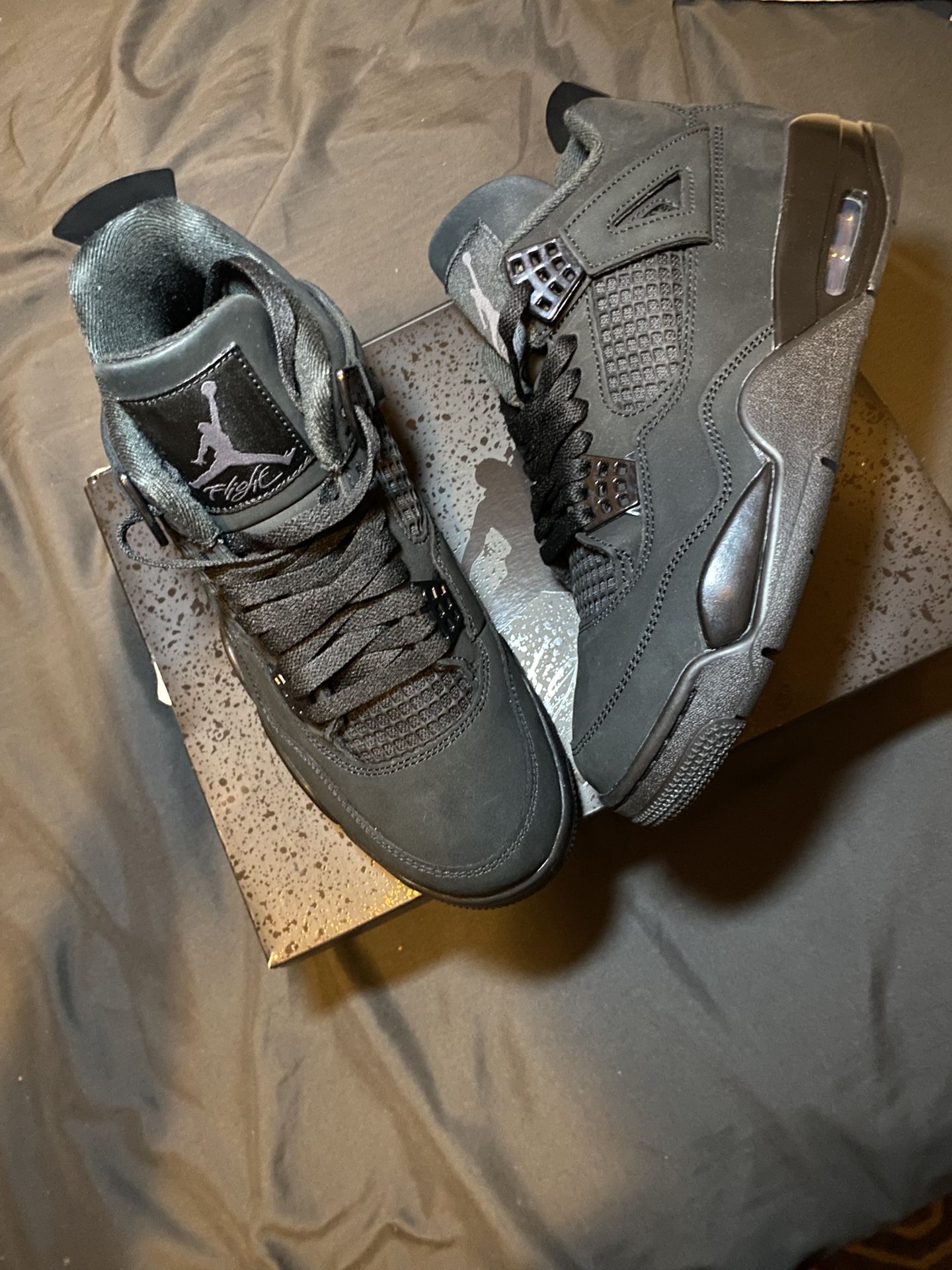 Jordan 4 Black Cat 2025 (Takin Offers)