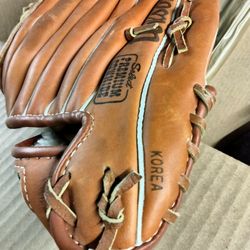 Left handed ⚾ Glove