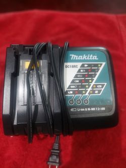 Makita  charger perfect condicion  30.00