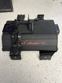 Harley Davidson Touring stage 2 boom audio front fairing amp 