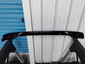 2022 2023 2024 VOLKSWAGEN TIGUAN R LINE rear bumper center trim oem.