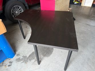 Black wood kids desk. 48”x48”x24”