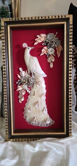 **RARE VINTAGE SEASHELL PEACOCK SHADOW BOX**