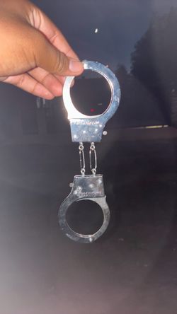 Handcuff