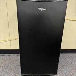 Whirlpool 3.3 cu ft Refrigerator Black 