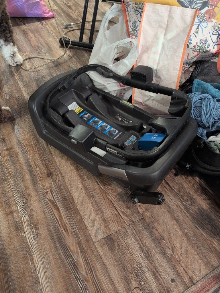 Nuna Pipa Base & Stroller Adapter 