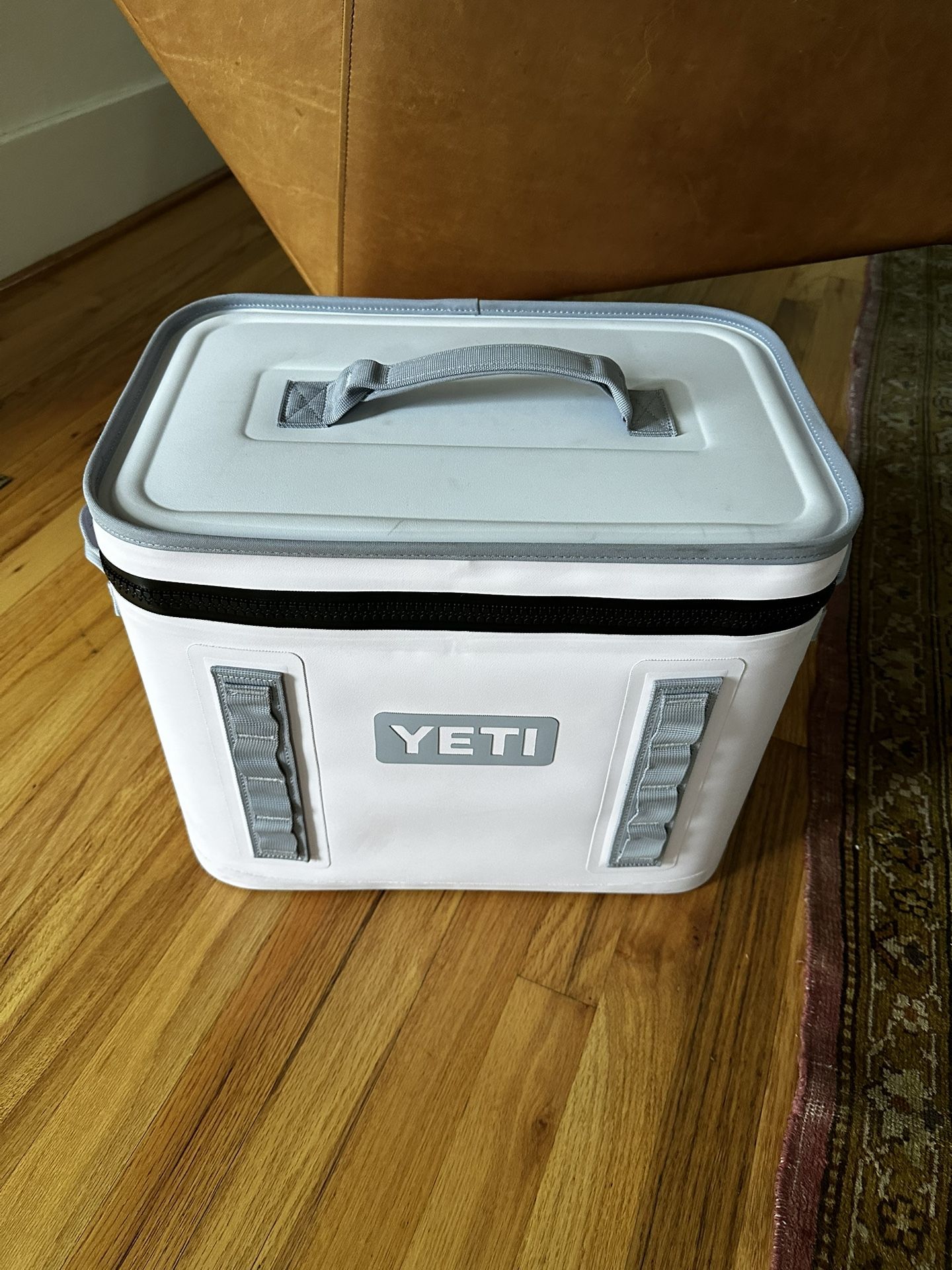 Yeti 18 Flip- Cherry blossom