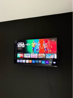 32” Vizio Tv with wall mount