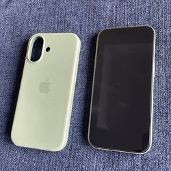 iPhone 17 256gb Unlocked MINT condition /w Screen Protector and Case