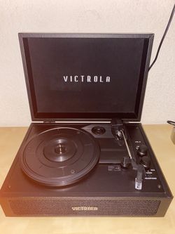 VICTROLA VINYL RECORD PLAYER/ BLUETOOTH