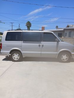 2000 Chevy Astro van