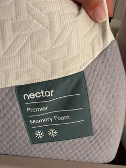 Nectar Premier Queen Memory Foam Mattress – Excellent Condition