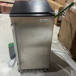Ice maker machine $350