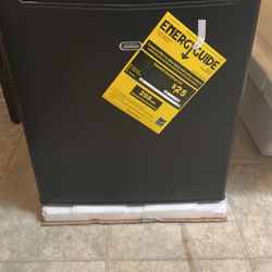 RCA MINI FRIDGE for Sale in Los Angeles, CA - OfferUp