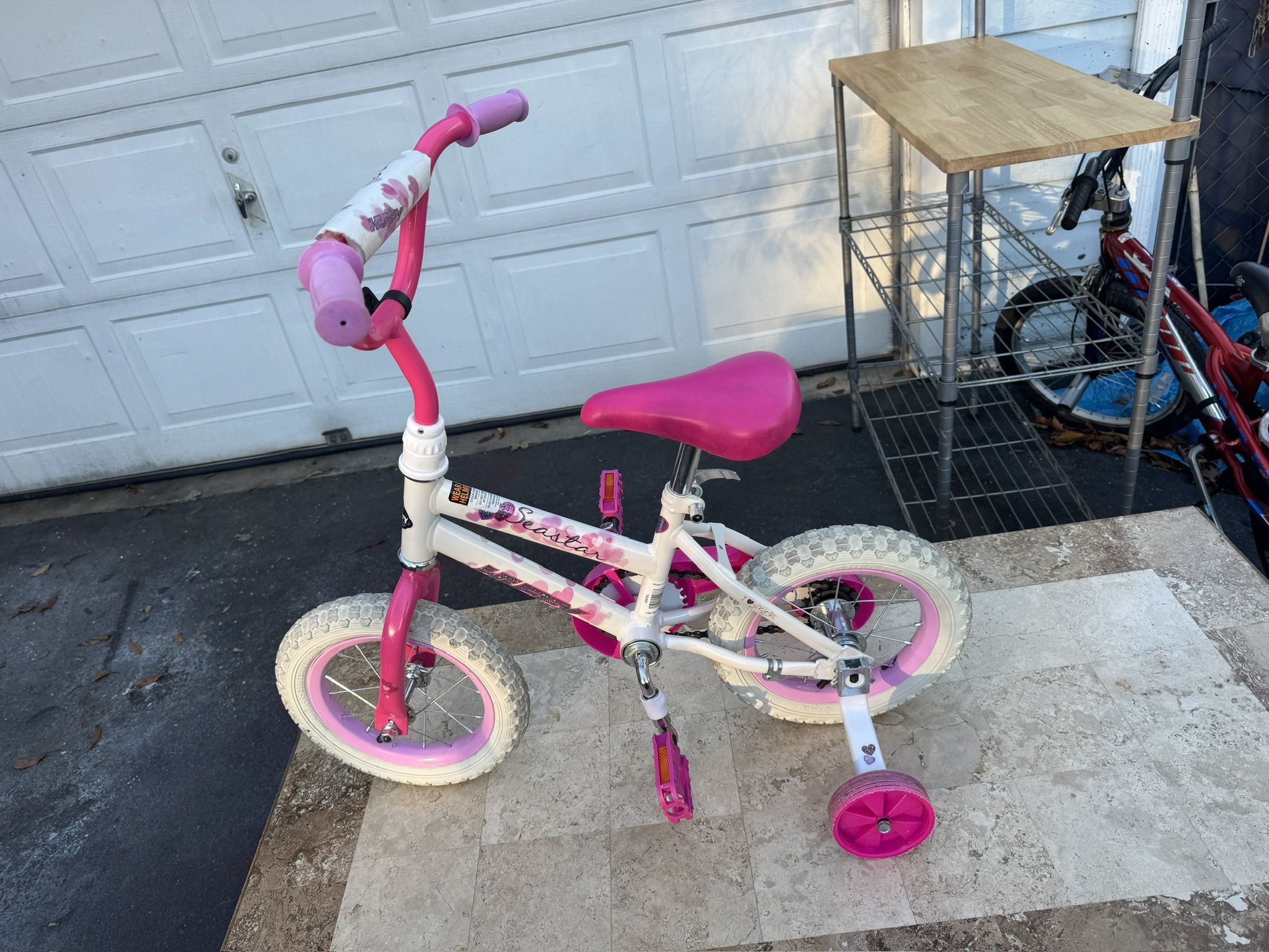 KIDS BIKE WITH TRAINING WHEELS