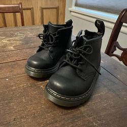 Dr. Martens Black Boot Toddle Size 6 
