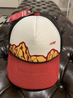 RARE! NEW WITH TAGS ALTRA TRUCKER SNAPBACK HAT! NICE!!