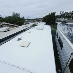 RV ROOFS AND SKYLIGHTS 
