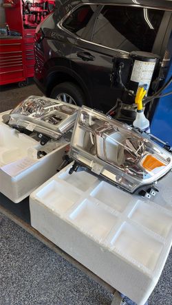 2019 - 2023 Dodge Ram 1500 Halogen Headlights OEM  LE17E6408