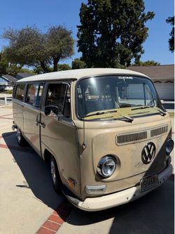 1970 Volkswagen VW Bay Window Bus