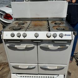 Vintage 1950’s O’Keefe & Merritt Grillevator Stove
